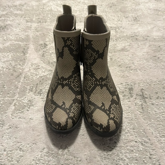 Lucky Brand Rubber Snakeskin Rainboot - Picture 1 of 4